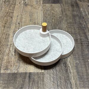 The 2Bandits Jewelry Tiered Catchall Tray NIB